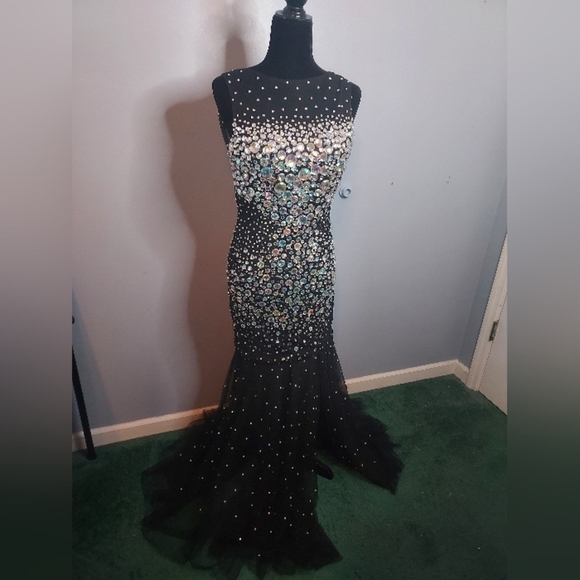 Glow Dress Gown Backless With Tie Back With Zipper On The Side Size 10 - Picture 2 of 16